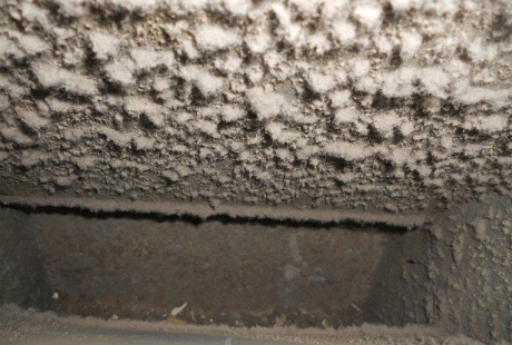 Air duct cleaning and sanitization before TERS air quality services